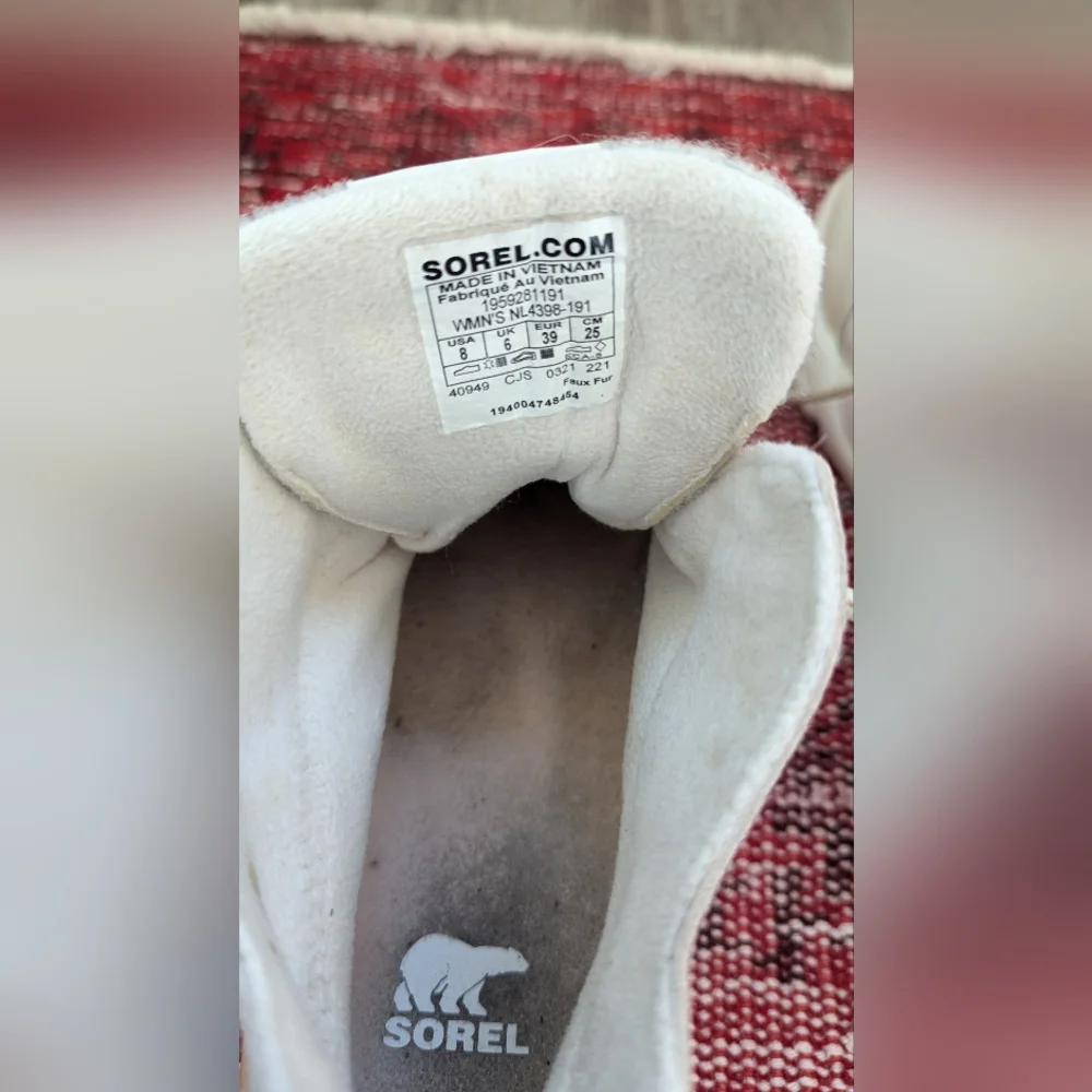 Sorel Women's Kinetic RNEGD Caribou Boot in the color Chalk/Canoe Size 8 - Picture 7 of 8